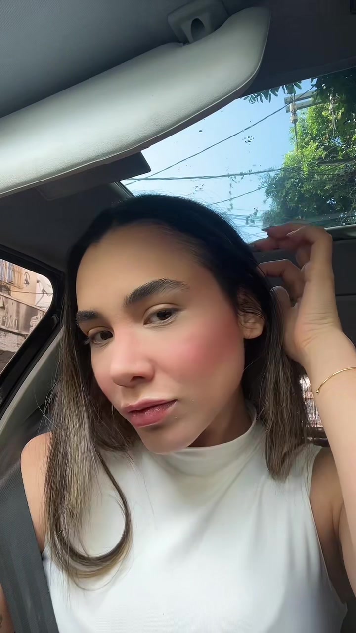 Capa do vídeo de Bruna Pozzebon — things I actually love